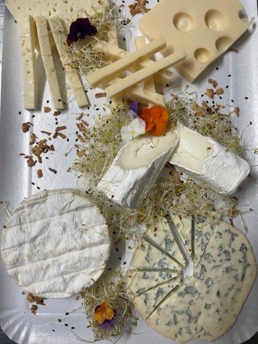 Plateau de 5 fromages « le classique » (1 kilo environ 12 personnes) (buffet)